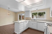 Photo - 7565 Webster St