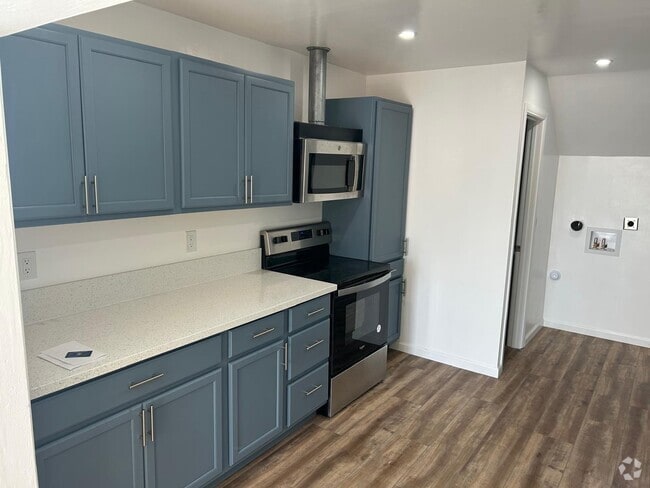 Building Photo - 998 Monserate Ave Rental