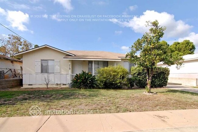 Building Photo - 719 Erica St