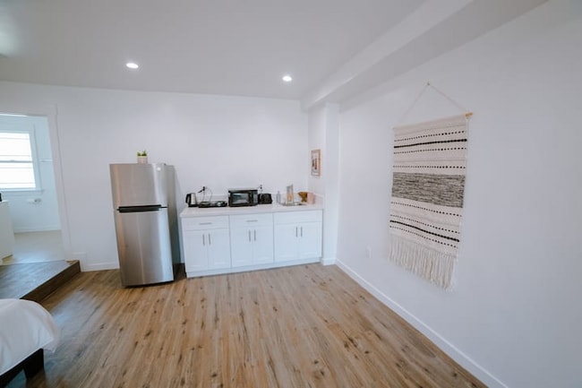 Photo - 5648 Berkshire Dr Unit 5646-A