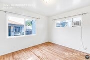 Photo - 3041 Glenhurst Ave