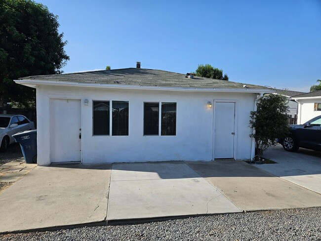 Building Photo - Wonderful 1 Bed 1 Bathroom Condo In Escondido - Call Today