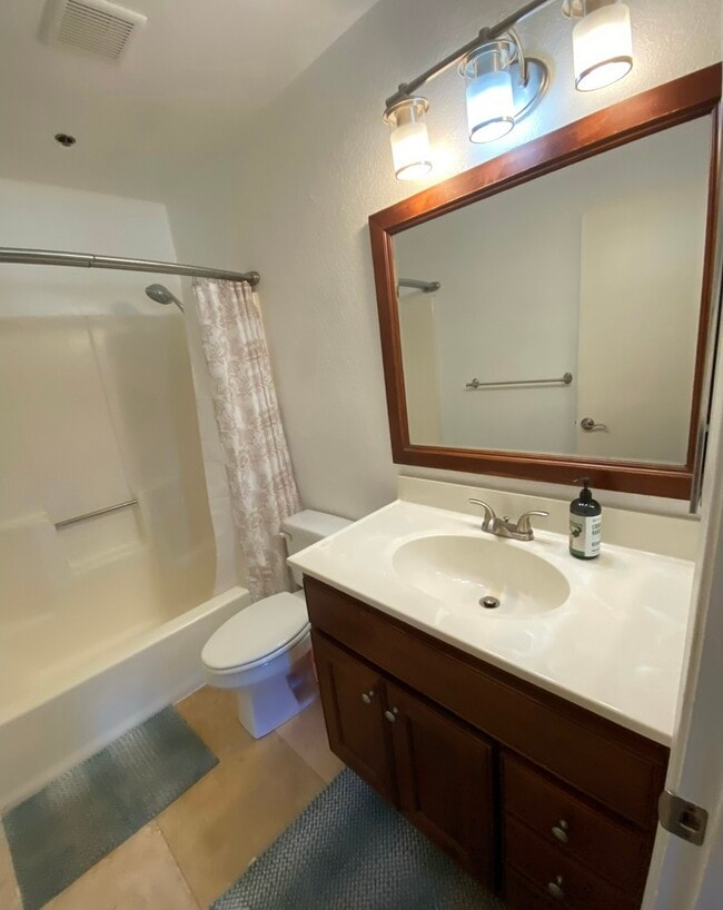 Photo - 5649 Lake Park Way Unit 209