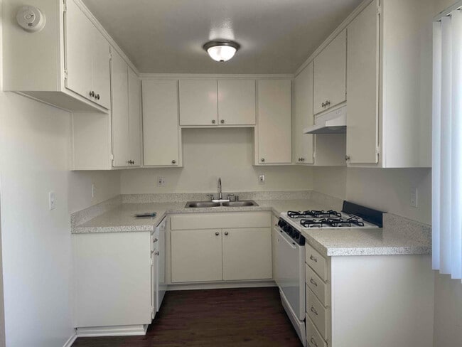 Building Photo - 16862 Lynn Lane Rental