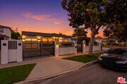 Photo - 5735 Saloma Ave