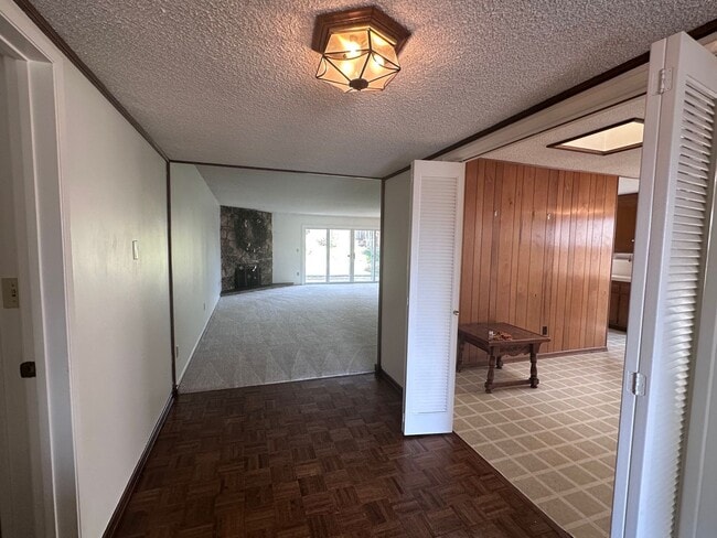 Photo - Chatsworth Ranch Style 5+3 single family home