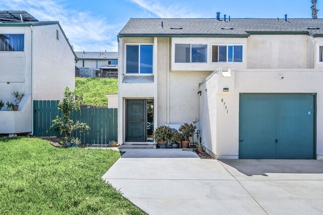 Building Photo - Modern 3BR Townhome | Garage + Driveway Parking | Yard | Pool | Pet Friendly | Move-In Ready