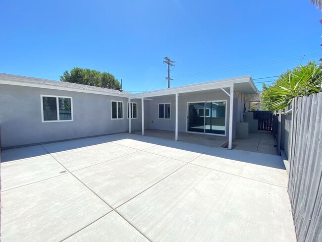 Building Photo - 5BD/2BA with Garage! Rental