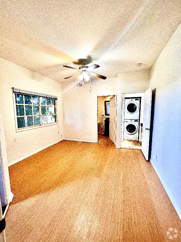 Building Photo - 4862 Santa Cruz Ave Rental