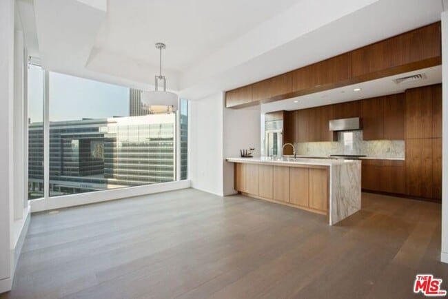 Photo - 1 W Century Dr Unit 10D