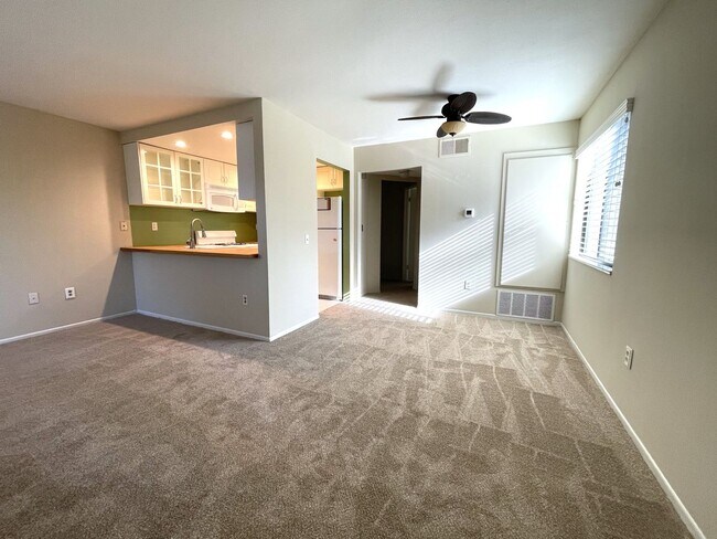 Photo - ***Move in Special*** Lovely Condo Available in Vista! Unit 3