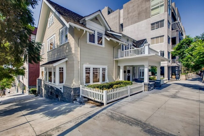 Top Floor Cortez Hill Studio with Western ... - Top Floor Cortez Hill Studio with Western ... Condo Unit 406