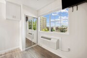 1BR, 1BA - 172SF - Royal Viking Apartments