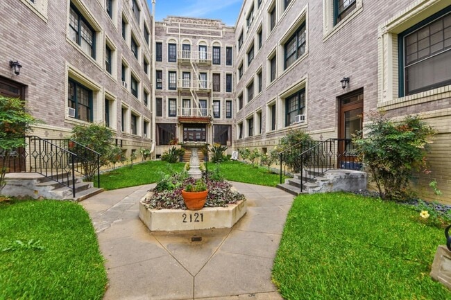 Building Photo - 2121 James M Wood Blvd