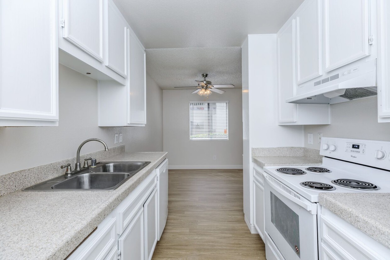 Floor Plan - 2 Bedroom 1 Bath WD and White Cabinets