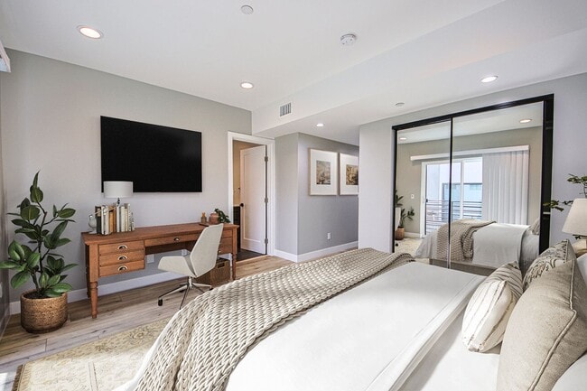 Photo - 5355 Lexington Ave Apartment Unit 5351.5