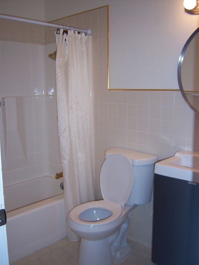 Photo - 3BD/2BA Single Family Home with POOL! –  $200 OFF FIRST MONTHS RENTS