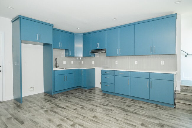 Photo - 668 Keenan Ave