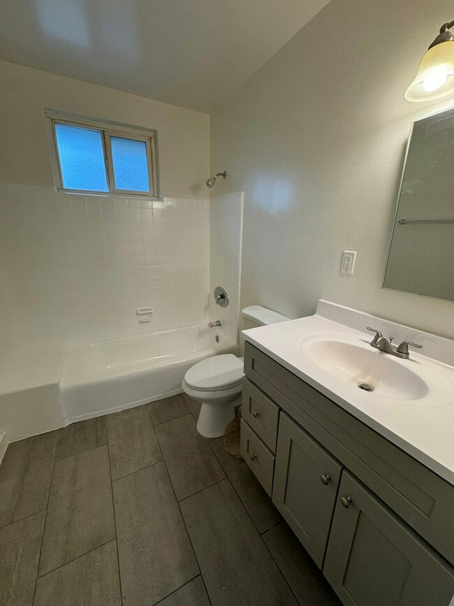 Photo - 6436 Whitsett Ave Unit 5