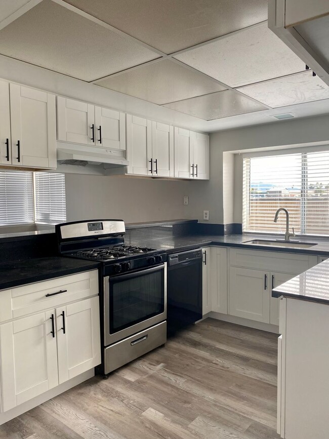 Photo - 3 bedroom 2 bath House in San Jacinto - Available now!