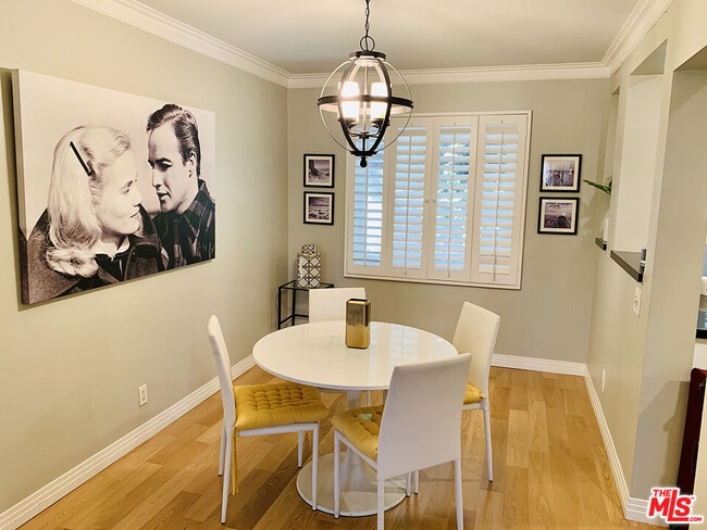 Photo - 1219 Sunset Plaza Dr Dr Unit 2