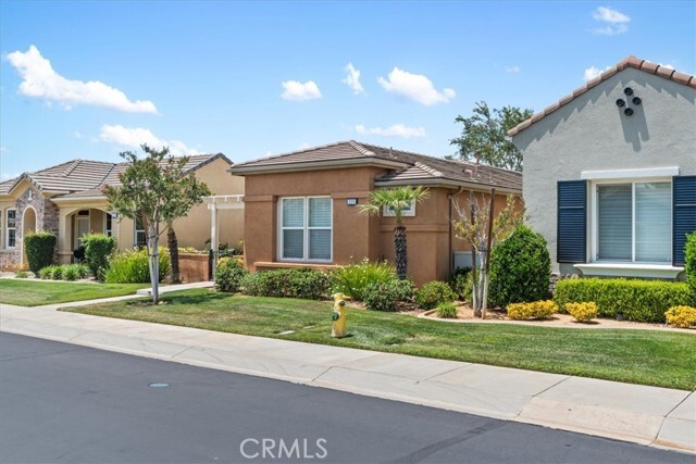 Photo - 125 Thistle Creek