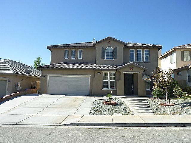 Building Photo - 4350 Club Vista Dr Rental