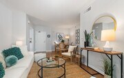Photo - 425 W Beech St Townhome