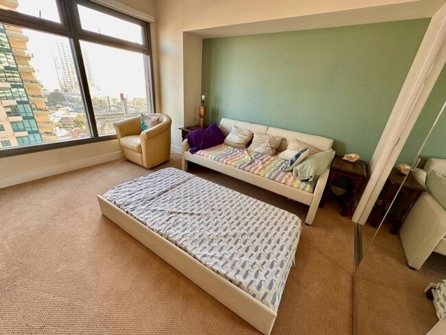 Photo - 645 Front St