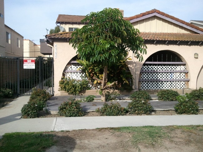 Building Photo - 4361 Green Ave Unit B Rental