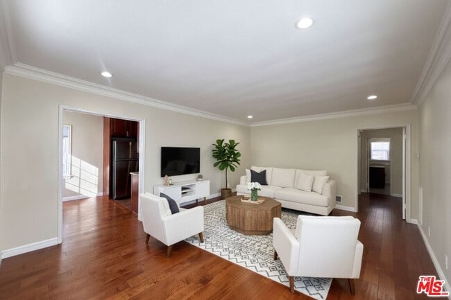 Photo - 149 S Gramercy Pl