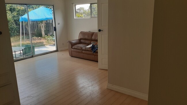 Photo - 1400 E Marshall Pl