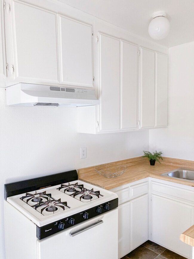 Photo - Woodman Court