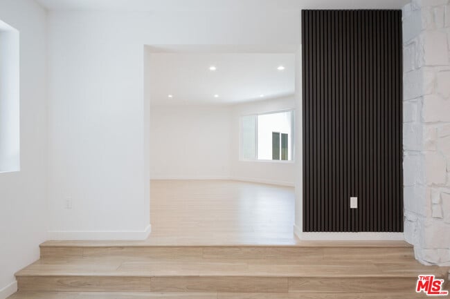 Photo - 1346 N Stanley Ave Unit 1