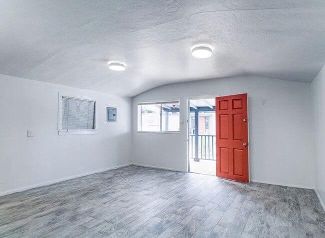 Photo - 2 Bedroom/1 Bathroom - Isla Vista Unit Penthouse - 930 CDS