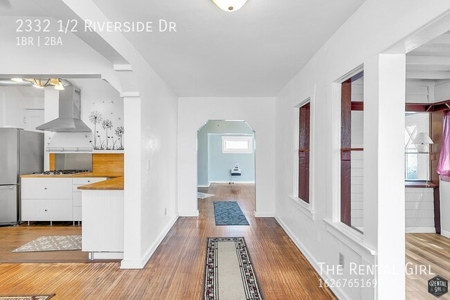 Photo - 2332 1/2 Riverside Dr-