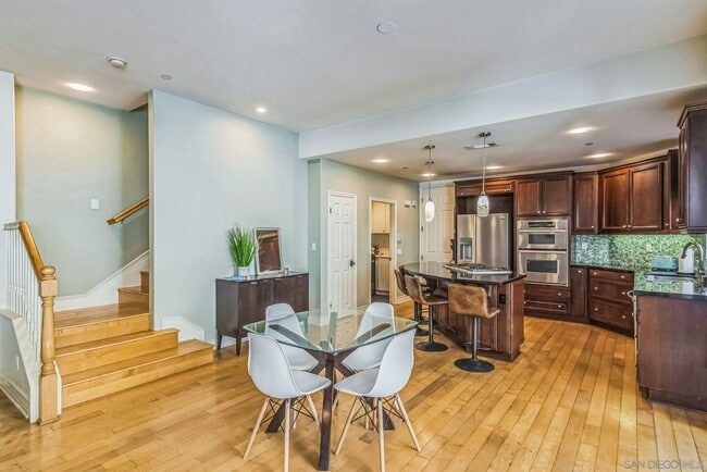 Photo - 505 N Cedros Ave