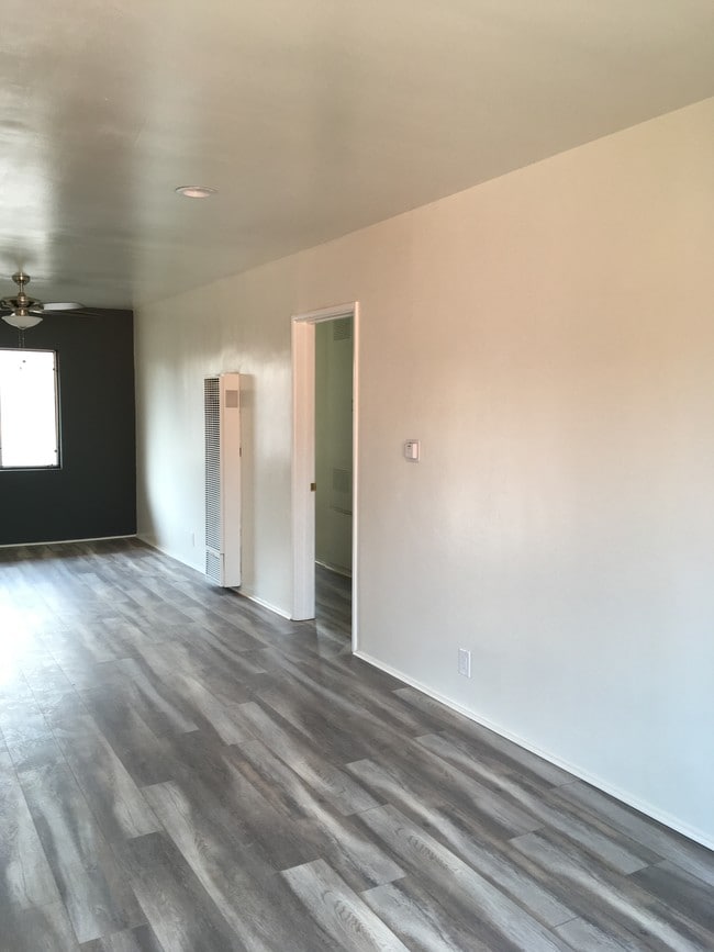 Building Photo - 11702 Crenshaw Blvd Unit D