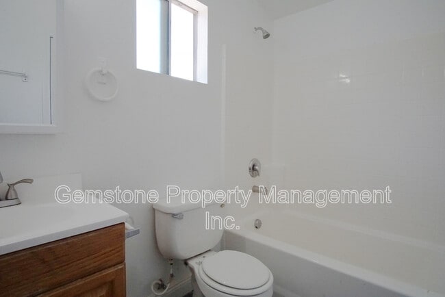 Photo - 5261 Tipton St