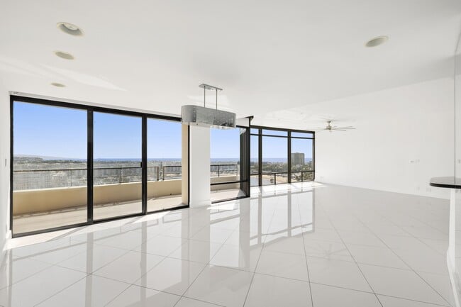 Photo - 4267 Marina City Dr