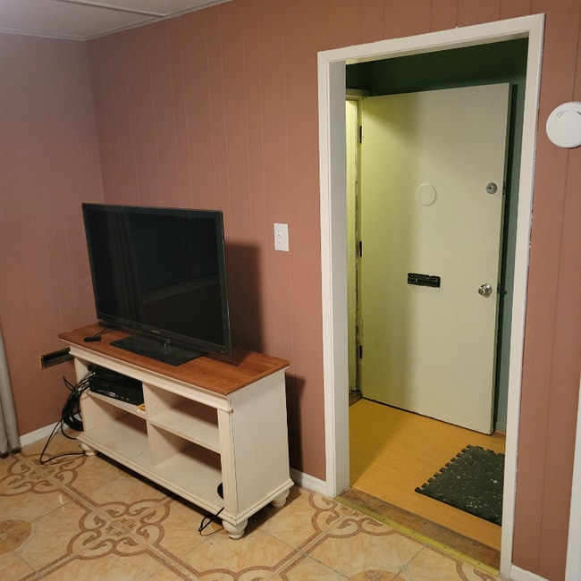 Photo - 456 Cedar Ave