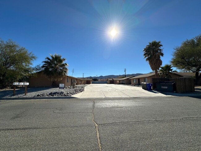 Building Photo - 61885 Verbena Rd Unit B
