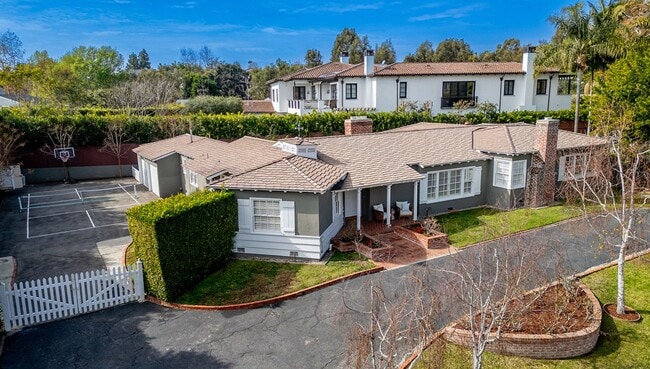 Photo - Gated Brentwood Circle Family Home