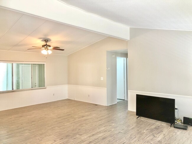 Photo - Awesome Updated Single Story in The Darling "Farm" Community of Wildomar, Close to Everything, bu...