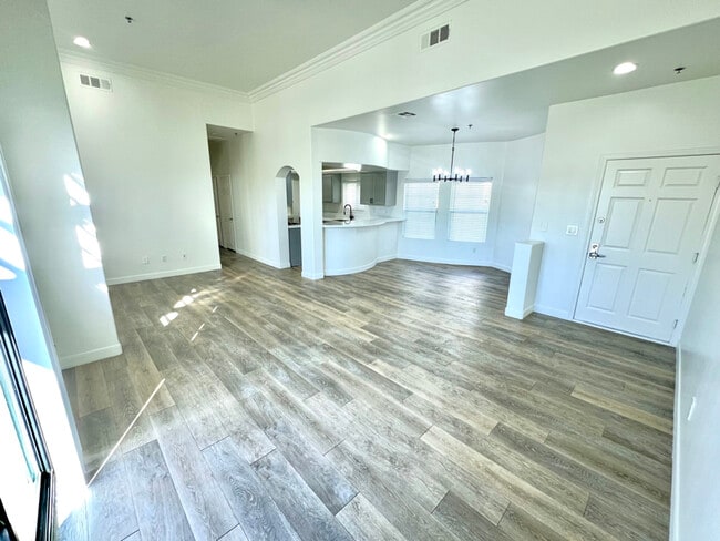 Photo - 4623 Willis Ave Unit 305