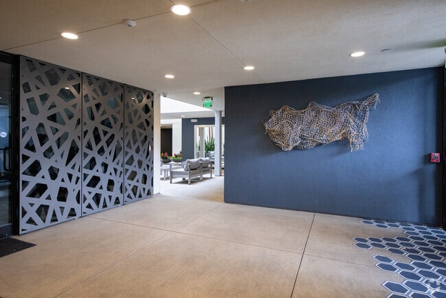 Photo - 5327 Hermitage Ave