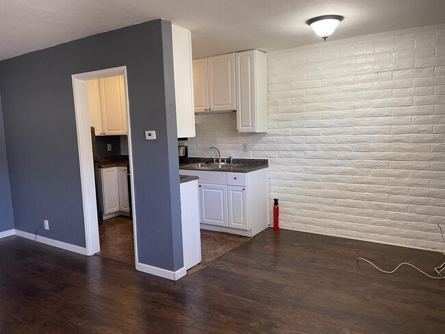 Photo - 5931 Howell Dr