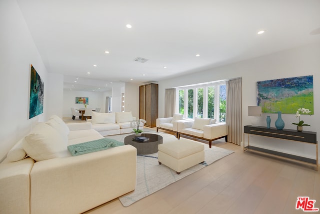 Photo - 344 S Roxbury Dr