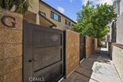 Photo - 520 E Elmwood Ave Townhome