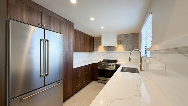Photo - 2438 Myrtle Ave Unit B